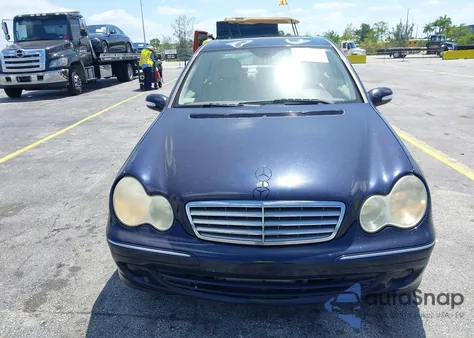 2007 Mercedes-Benz C 280 Luxury z USA, uszkodzony, nr VIN WDBRF54H57F881982